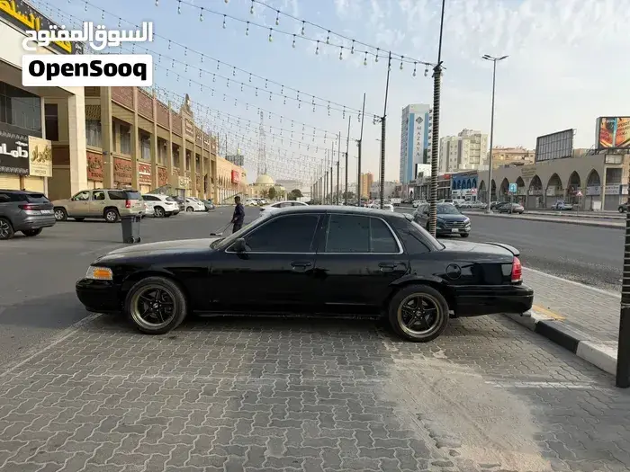 Ford Crown Victoria 2008 photo 4