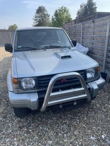 Mitsubishi Pajero 2