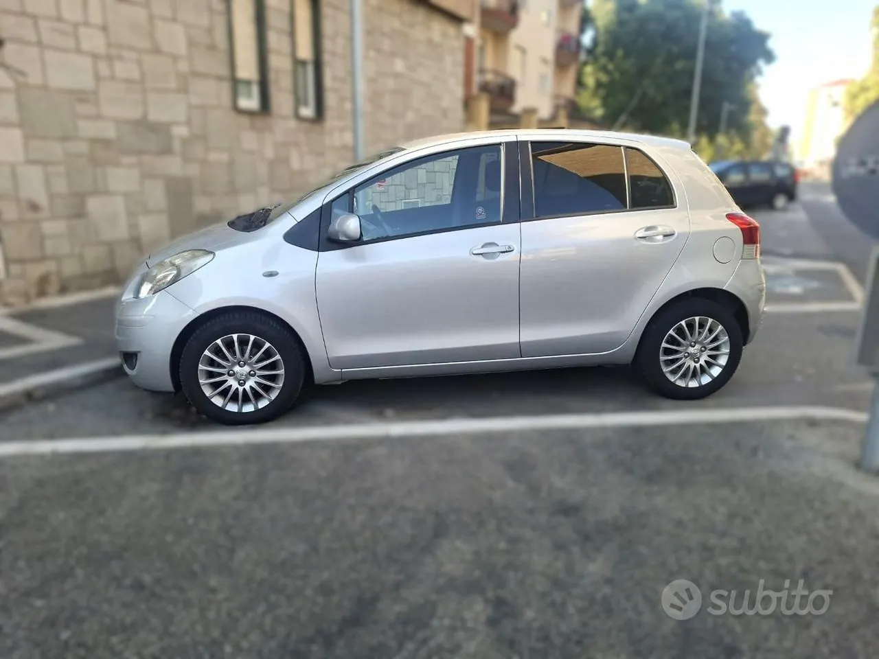 Toyota Yaris 2009 photo 2