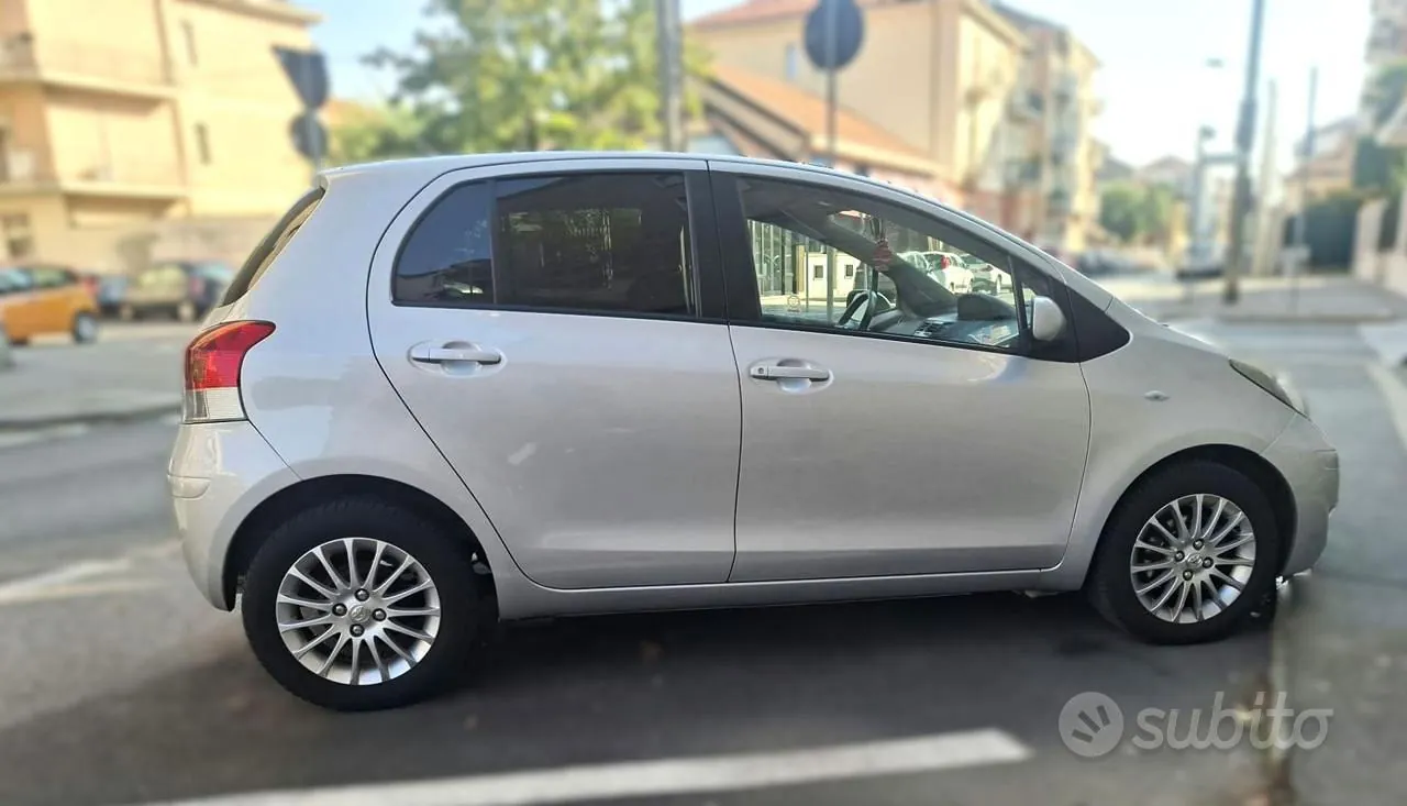 Toyota Yaris 2009 photo 4