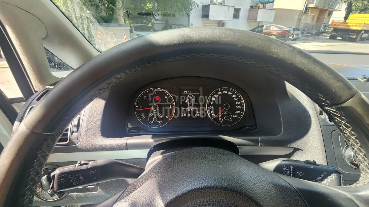 Volkswagen Touran 2014 photo 5