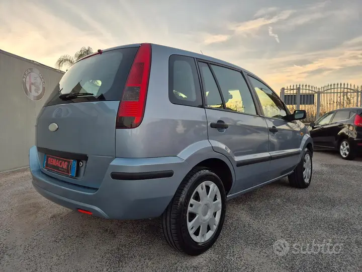 Ford Fusion 2005 photo 4