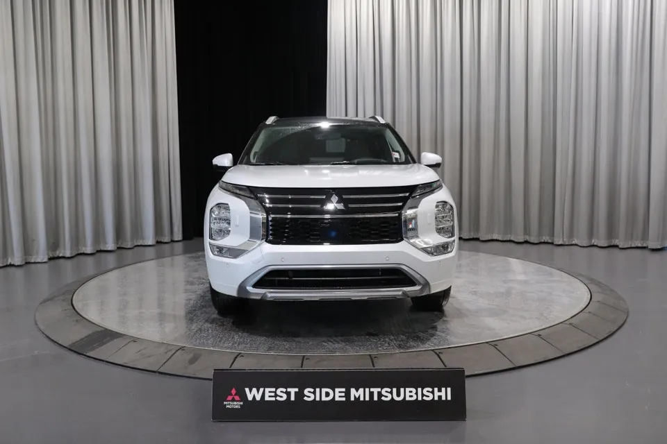 Mitsubishi Outlander 2026 photo 2