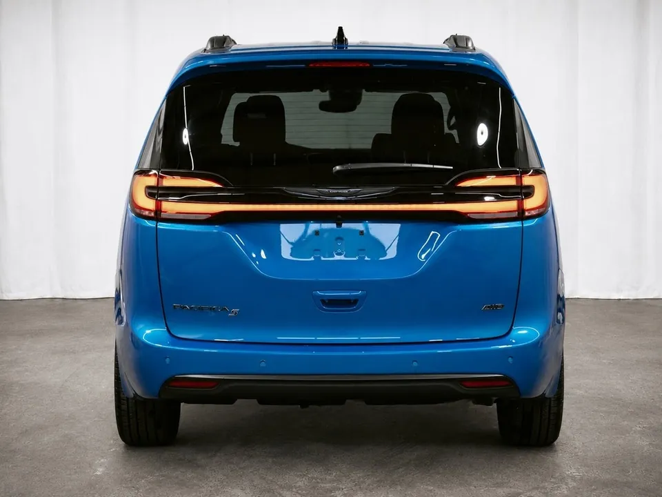 Chrysler Pacifica 2026 photo 5