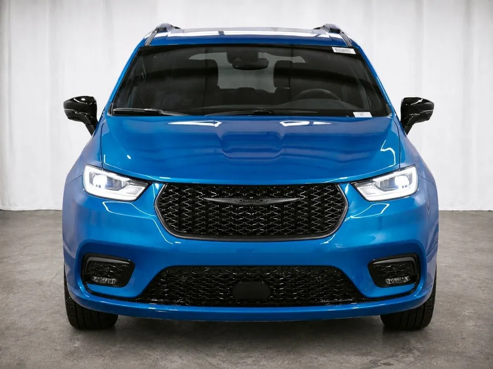 Chrysler Pacifica 2026 photo 2