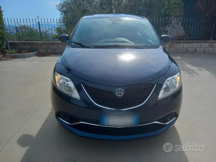 Lancia Ypsilon 2017 photo 2