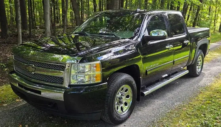 Chevrolet Silverado 1500 2011 photo 2
