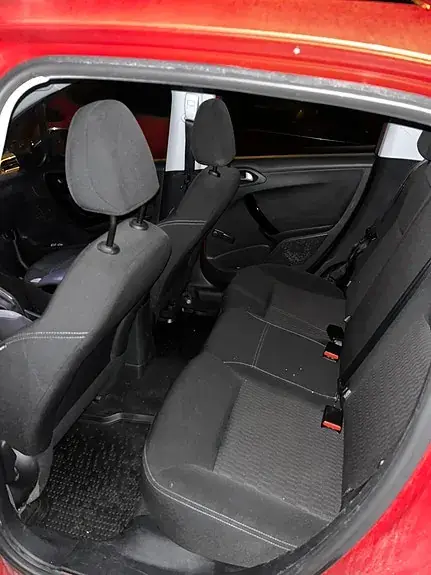 Peugeot 208 2014 photo 4