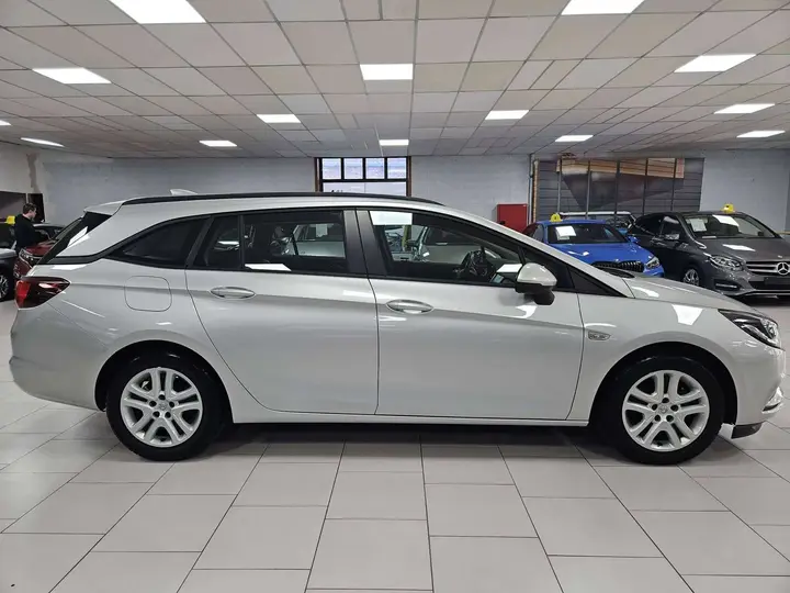 Opel Astra 2018 photo 5