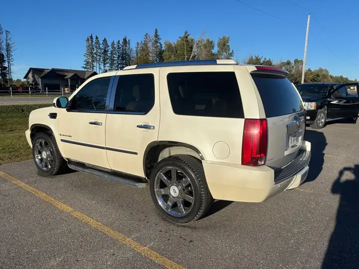 Cadillac Escalade 2008 photo 2