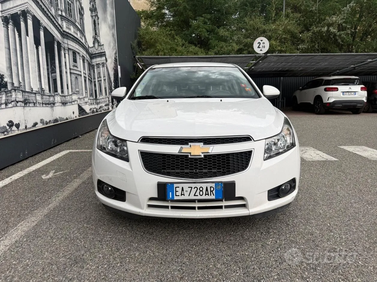 Chevrolet Cruze 2010 photo 2