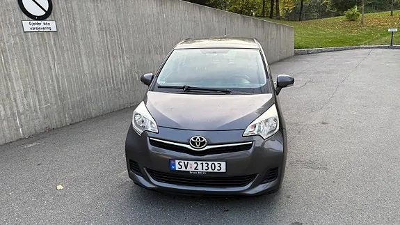 Toyota Verso-S 2011 photo 3