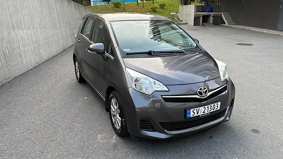 Toyota Verso-S 2011 photo 4