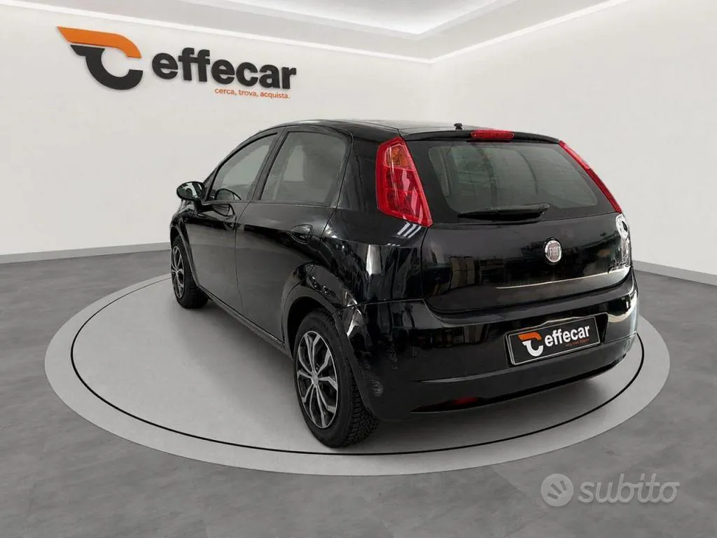 Fiat Grande Punto 2009 photo 4