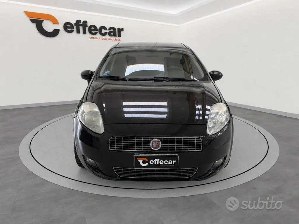 Fiat Grande Punto 2009 photo 2
