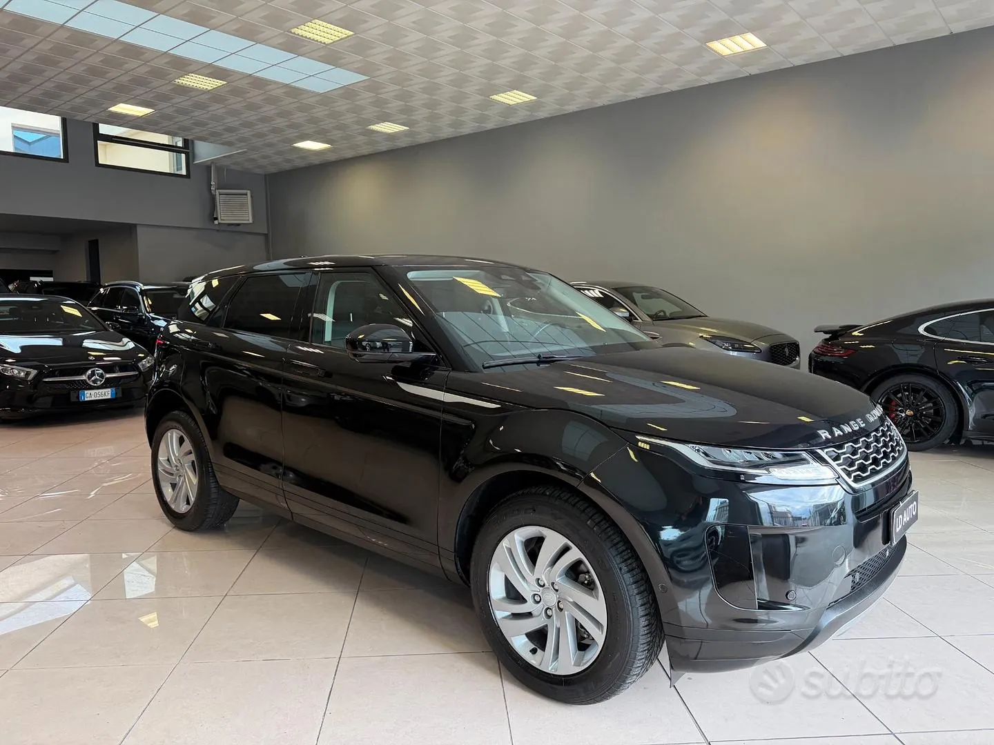 Land Rover Range Rover Evoque 2021 photo 2