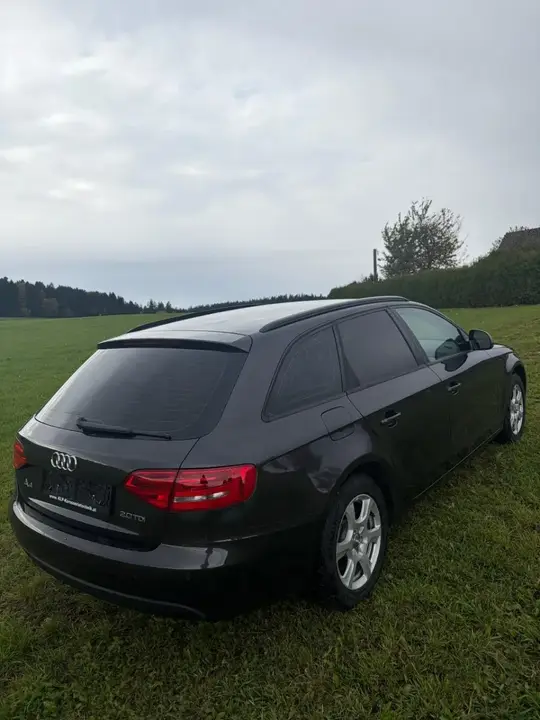 Audi A4 2009 photo 2