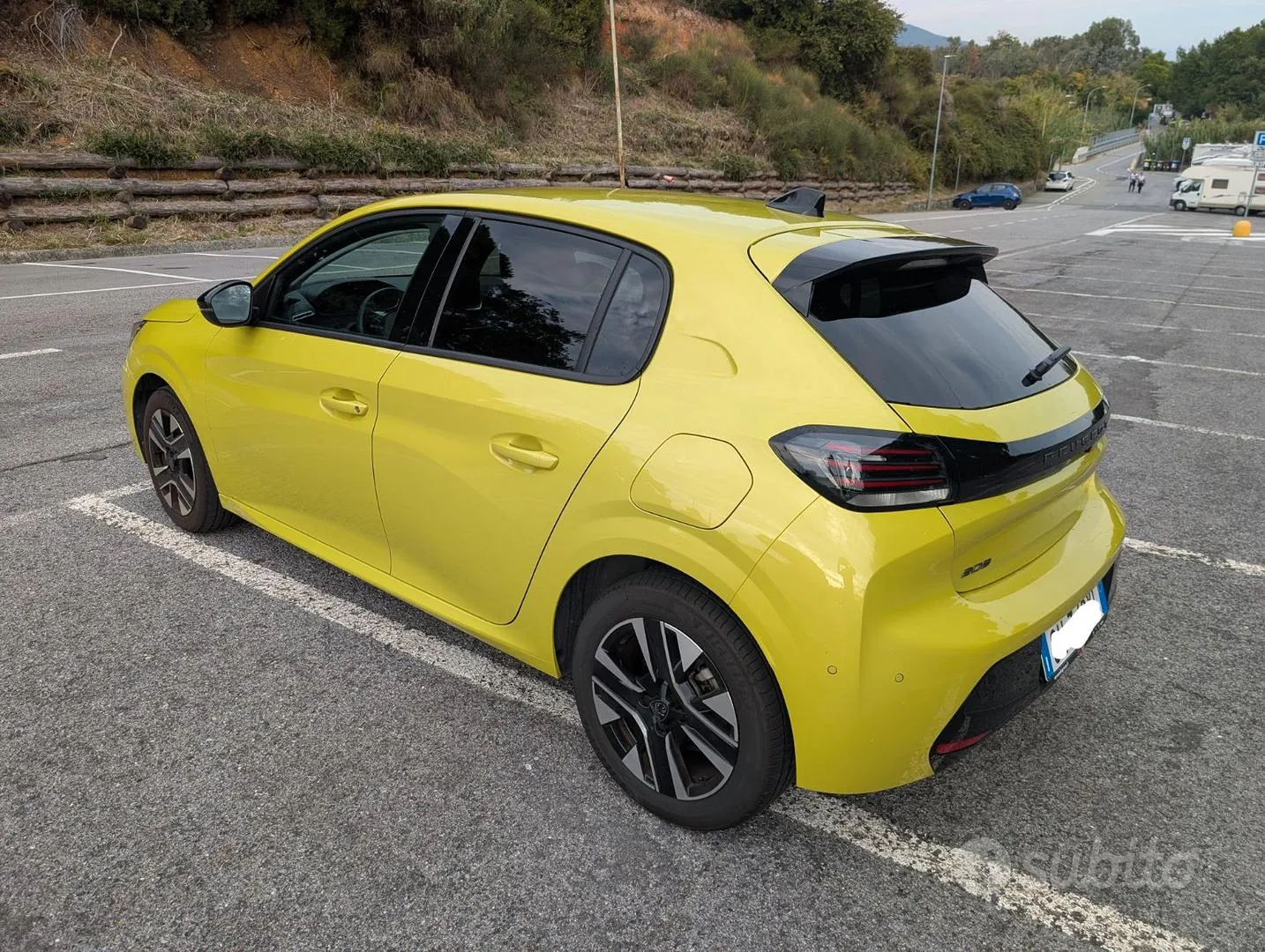 Peugeot 208 2024 photo 2