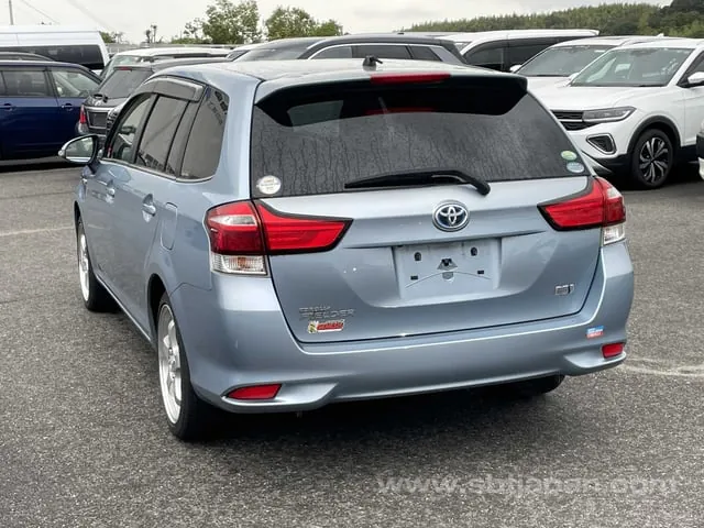 Toyota Corolla Fielder 2015 photo 3