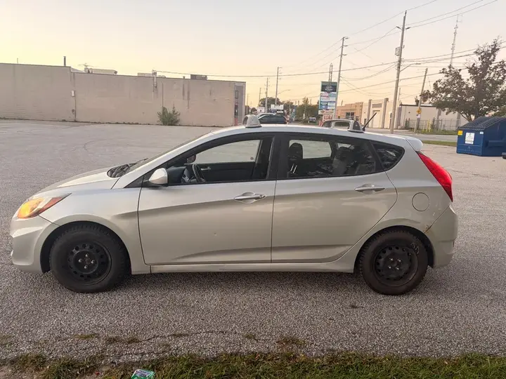 Hyundai Accent 2014 photo 5