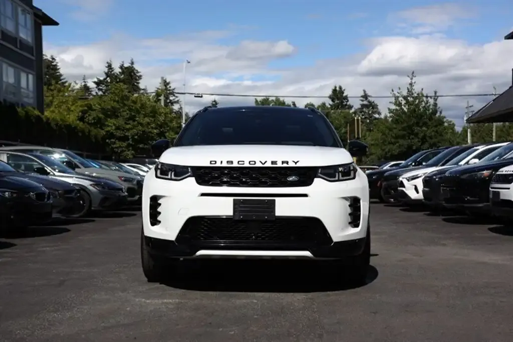 Land Rover Discovery Sport 2024 photo 2
