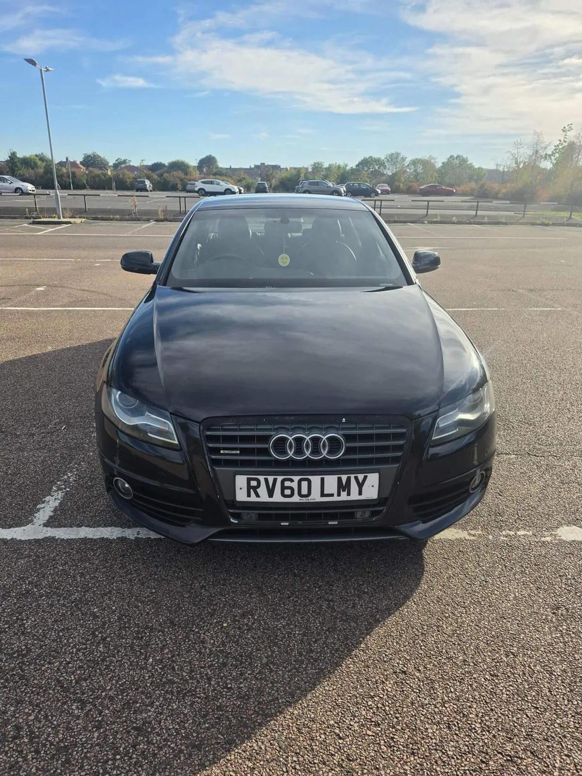Audi A4 2010 photo 2