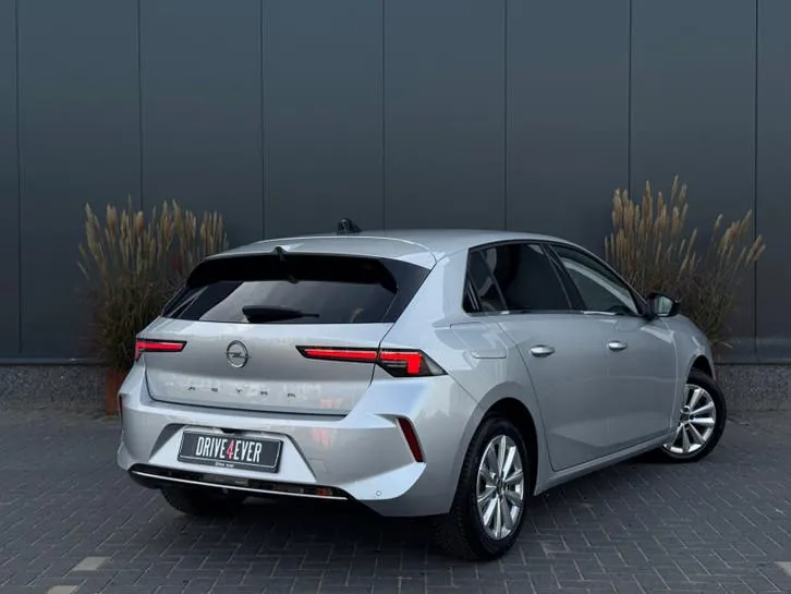 Opel Astra 2023 photo 3