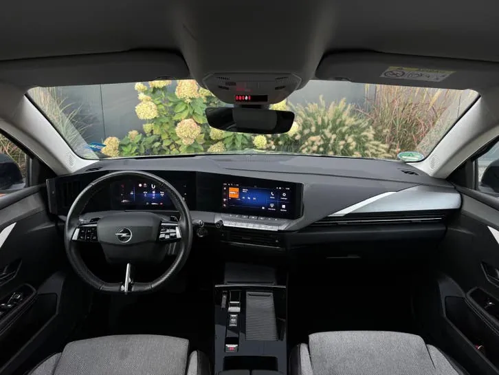 Opel Astra 2023 photo 2