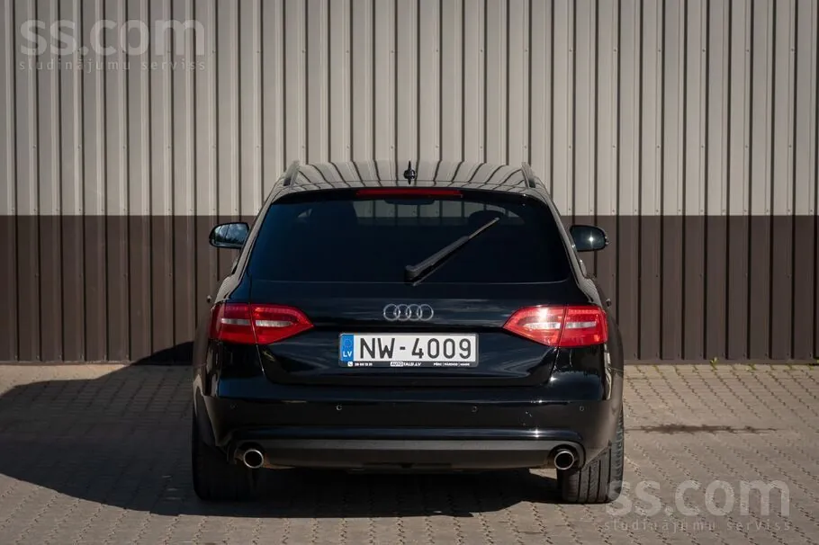 Audi A4 2012 photo 5