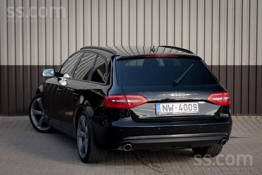 Audi A4 2012 photo 4