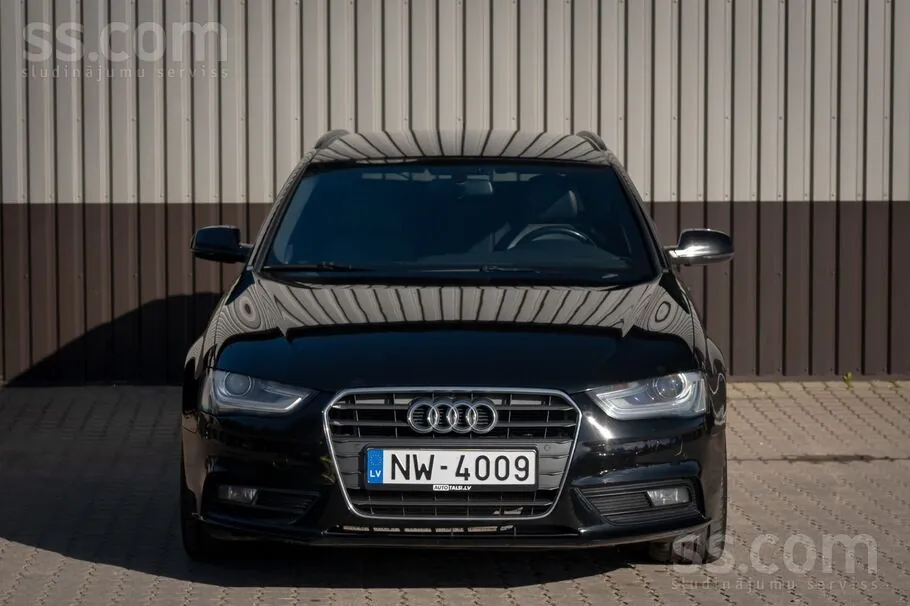 Audi A4 2012 photo 2