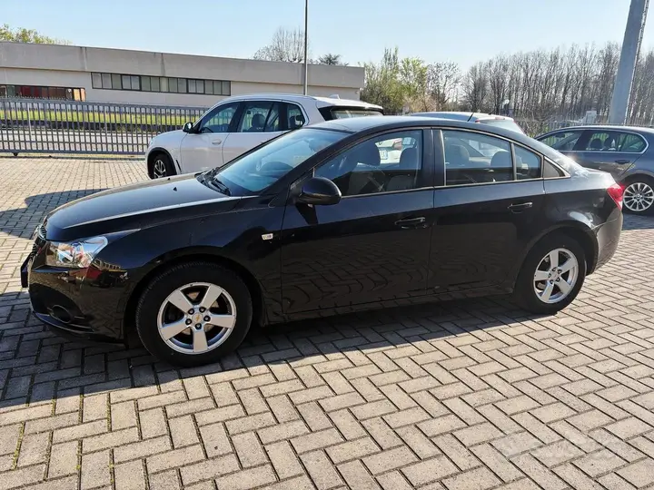 Chevrolet Cruze 2011 photo 3