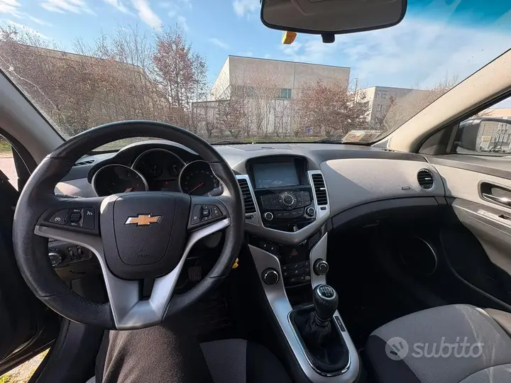 Chevrolet Cruze 2011 photo 4
