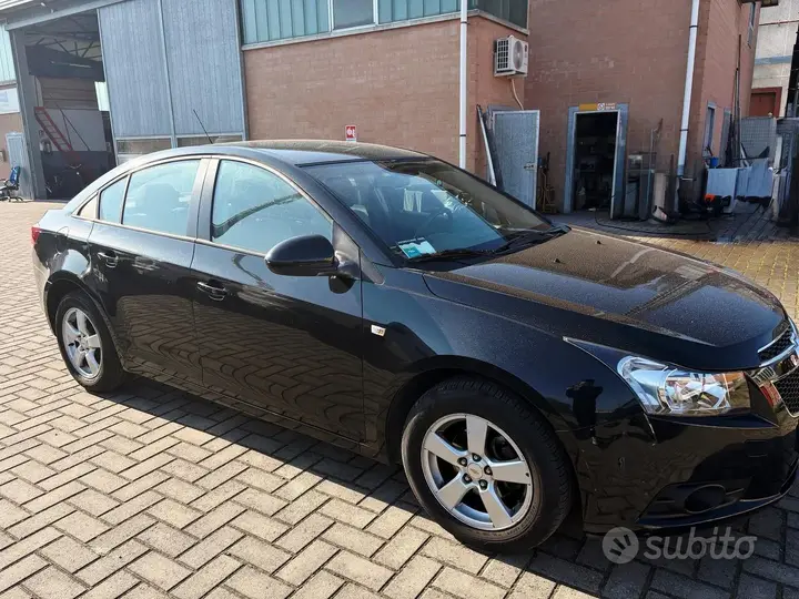 Chevrolet Cruze 2011 photo 2