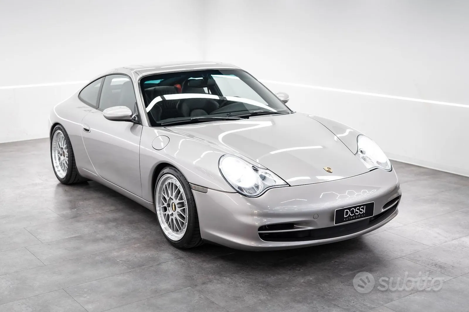 Porsche 911 Carrera 2002 photo 2