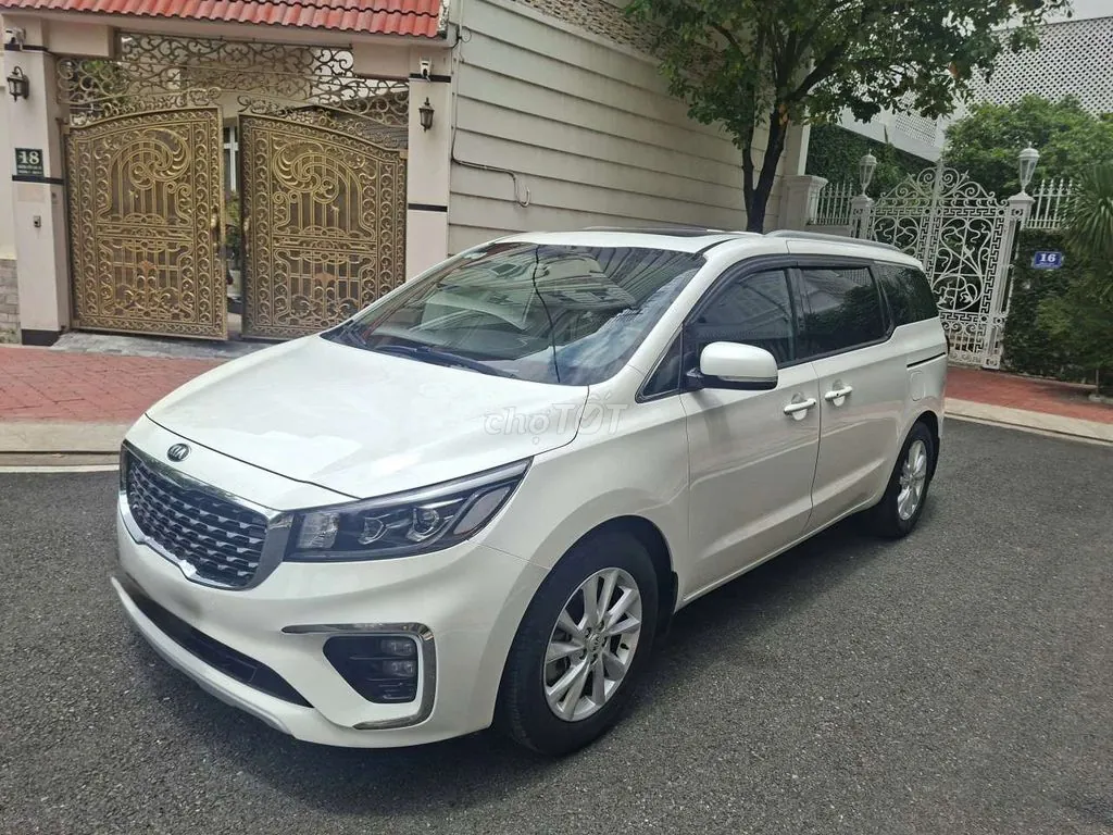 Kia Sedona 2019 photo 2