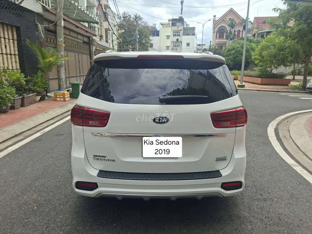 Kia Sedona 2019 photo 4