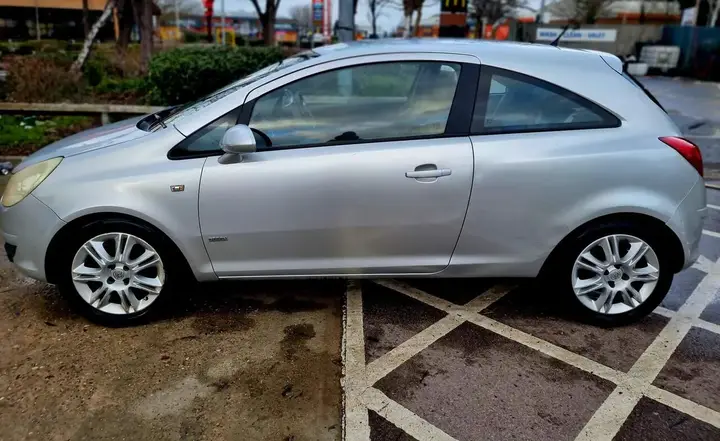Vauxhall Corsa 2009 photo 4