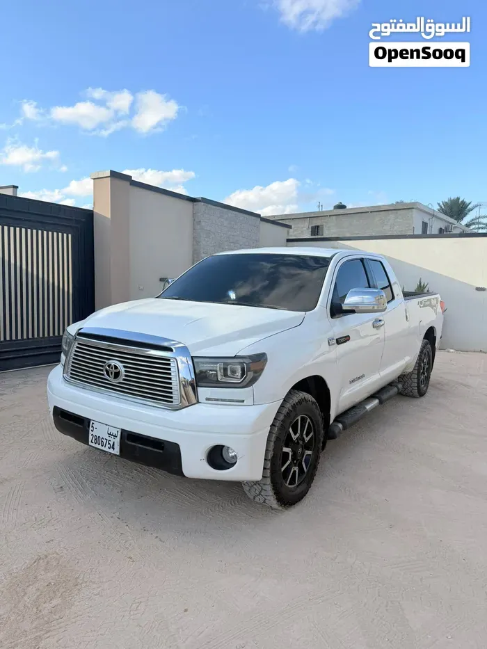 Toyota Tundra 2010 photo 2
