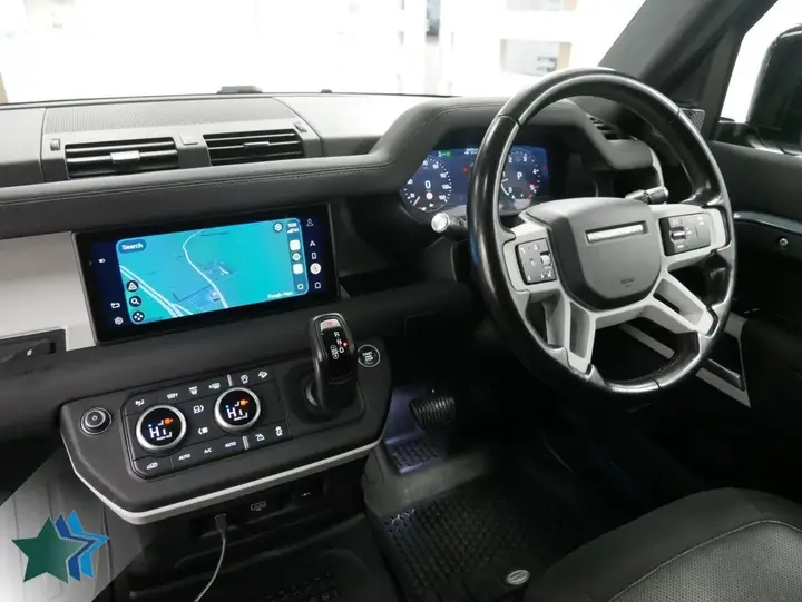 Land Rover Defender 110 2021 photo 2