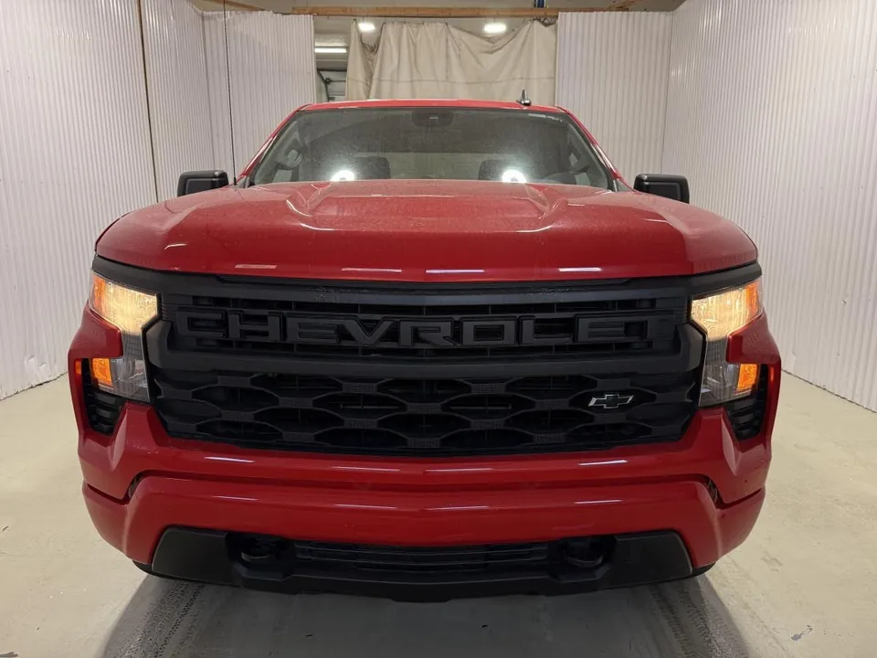 Chevrolet Silverado 1500 2025 photo 2