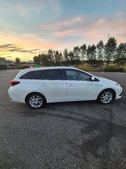 Toyota Auris 2016 photo 4