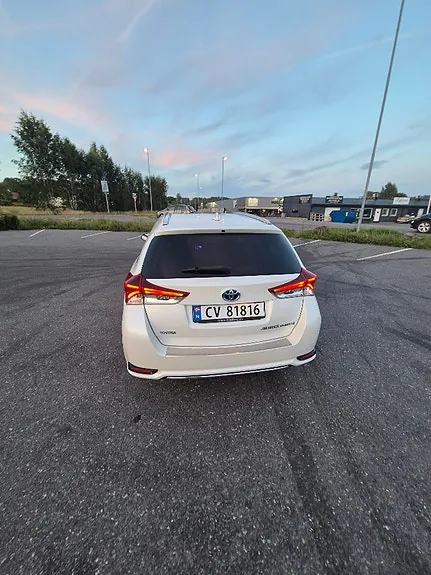 Toyota Auris 2016 photo 2