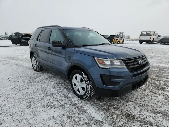 Ford Explorer 2018 photo 2