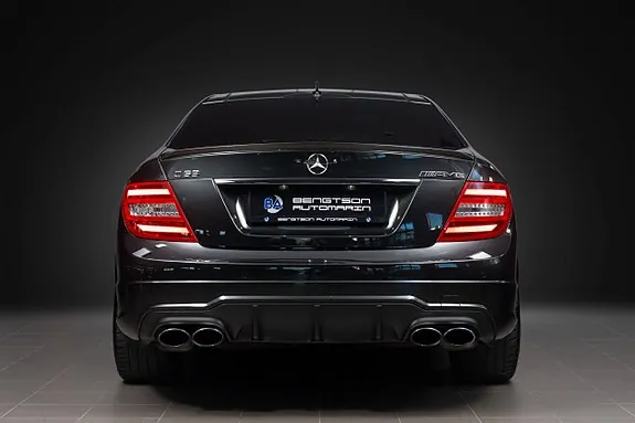 Mercedes-Benz C63 2012 photo 2