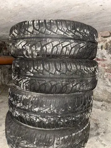 Other Winterbanden + Velgen Uni Royal 195/60 R 15 H photo 2