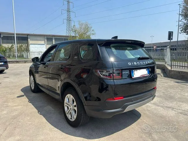 Land Rover Discovery Sport 2022 photo 4