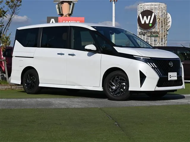 Nissan Serenade