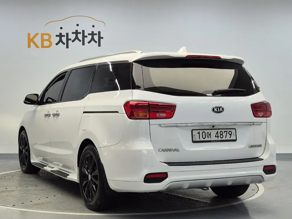 Kia Carnival 2019 photo 2