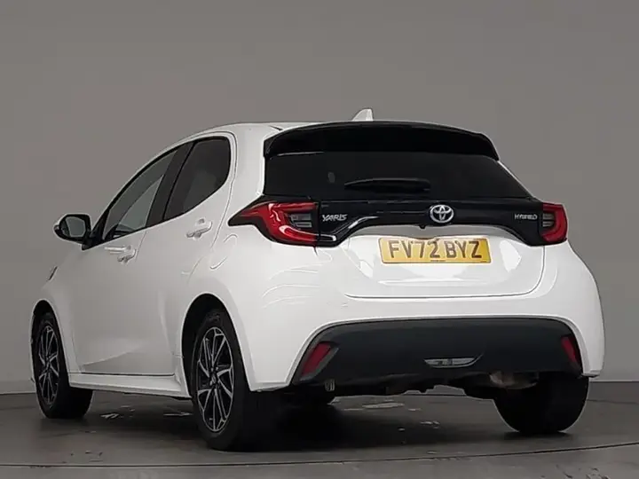 Toyota Yaris 2022 photo 2